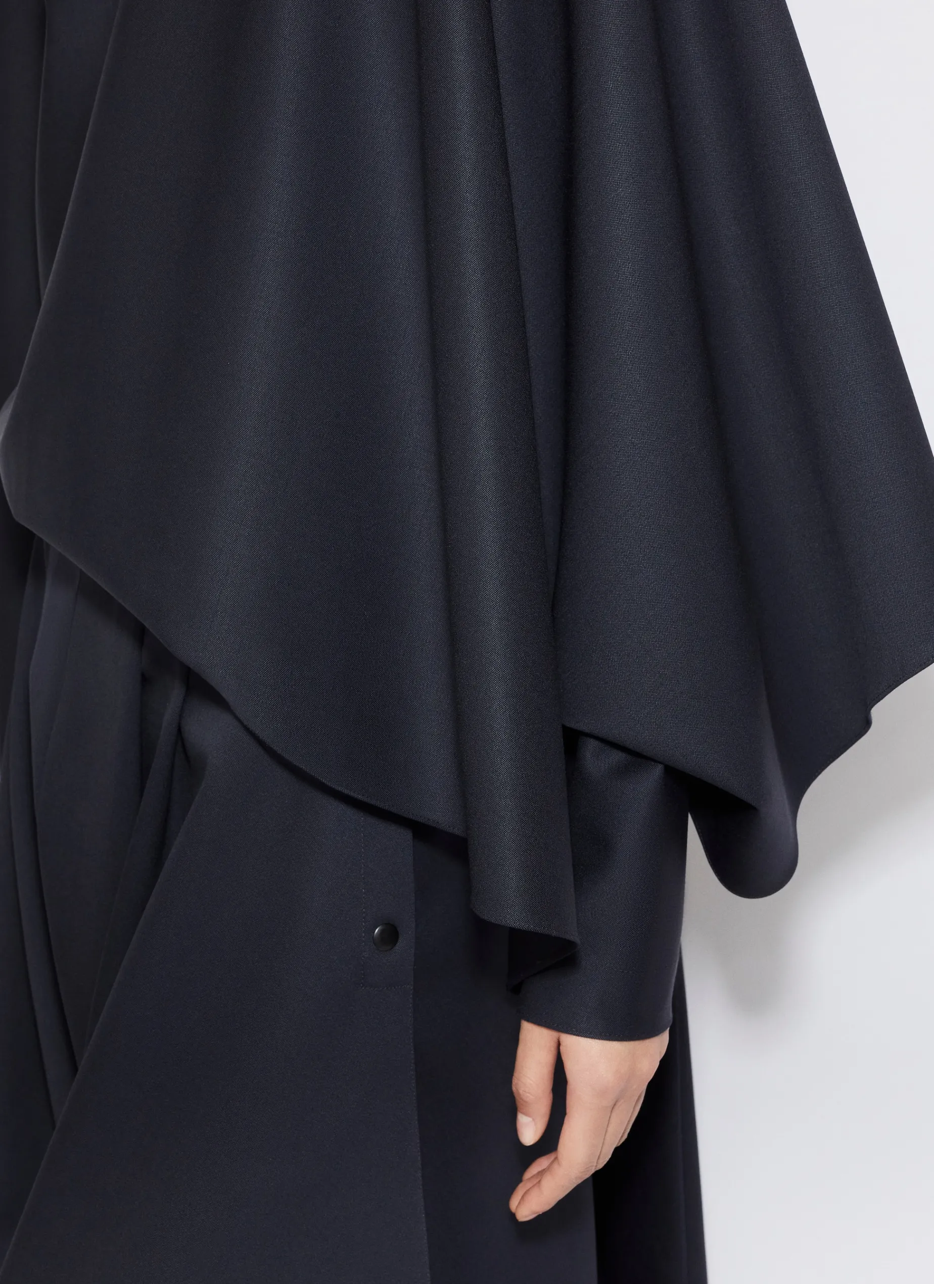 BACKLESS SCARF BLOUSE