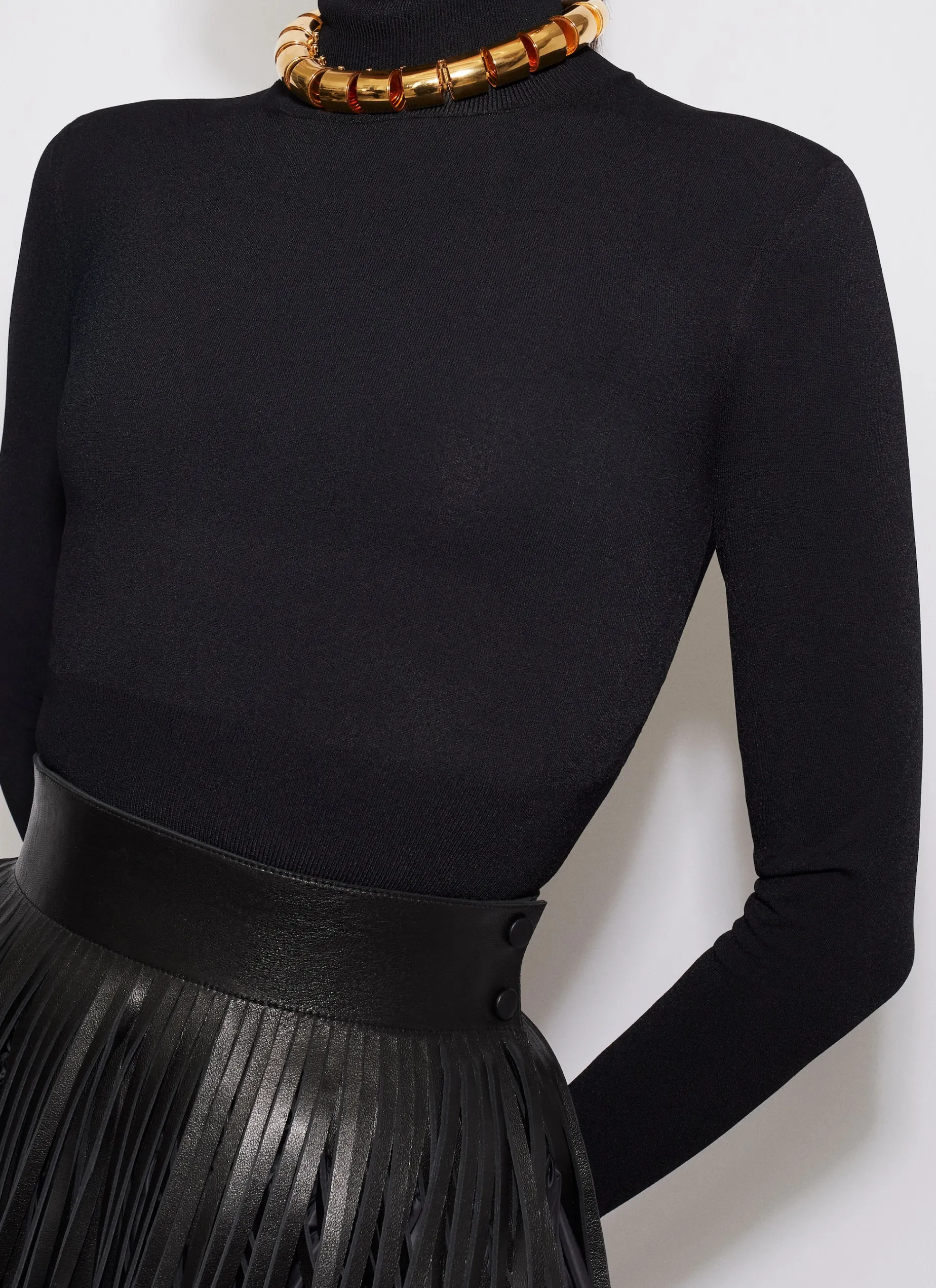 FINE KNIT TURTLENECK JUMPER