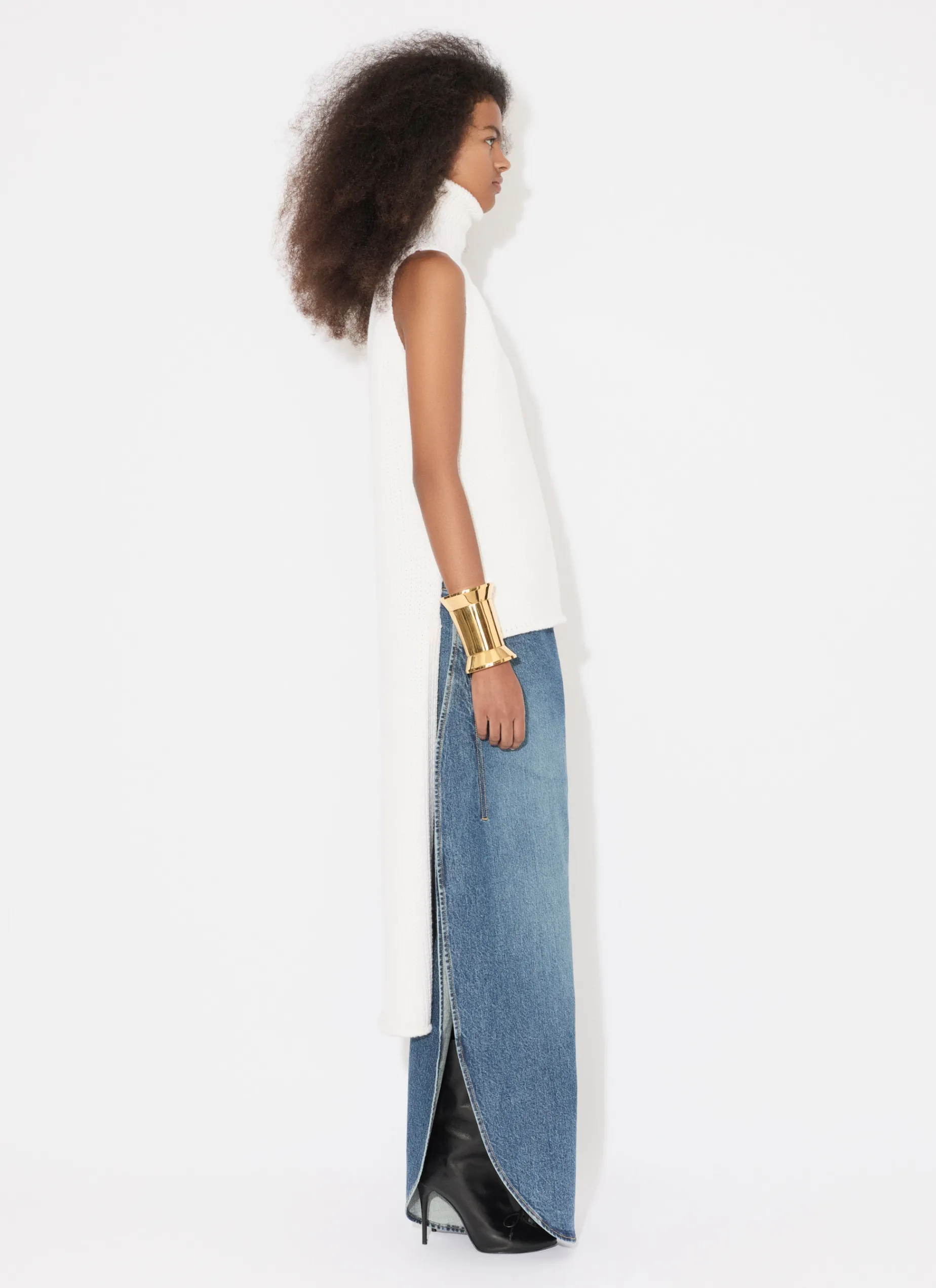KNITTED CAPE TOP
