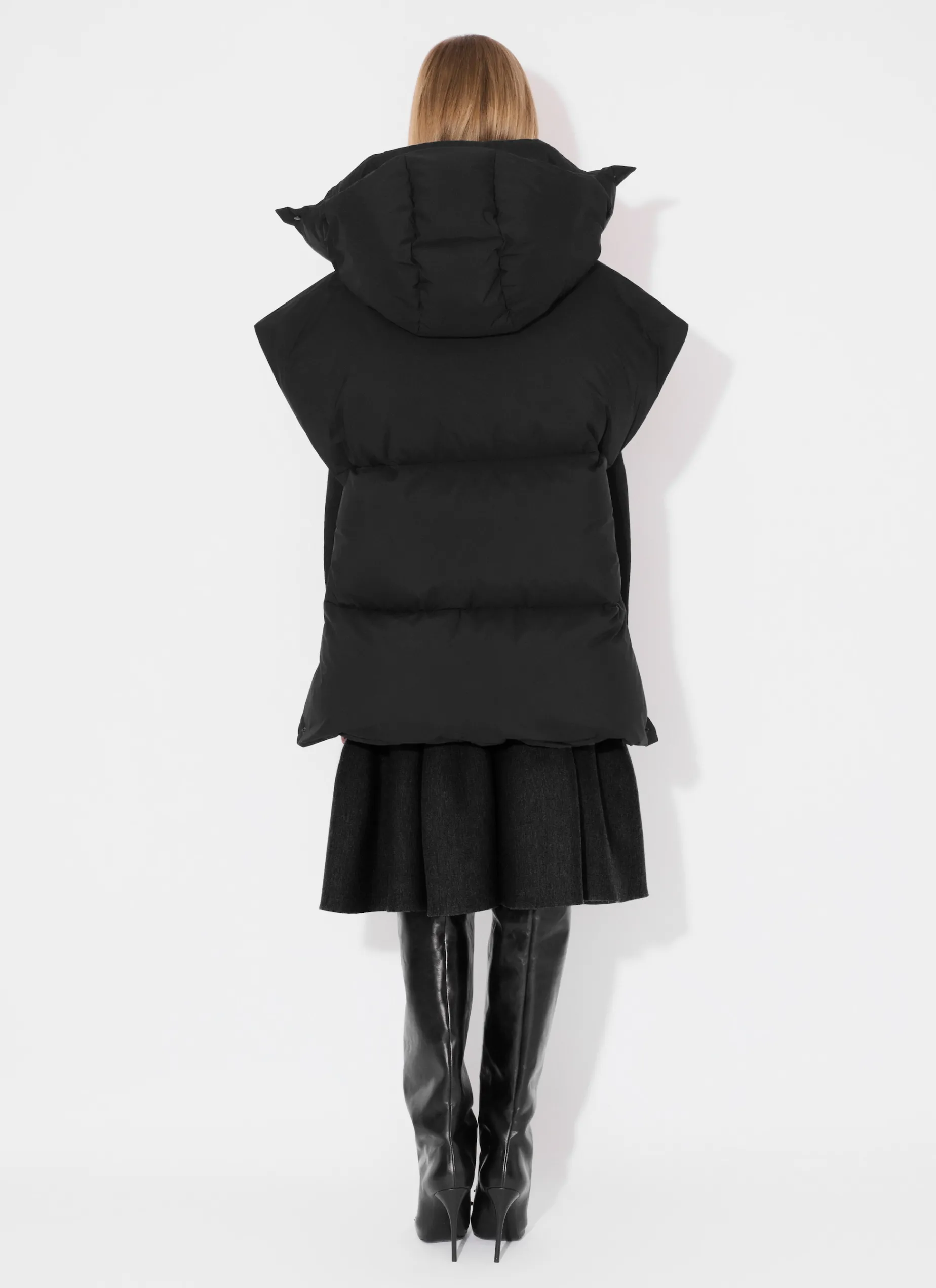 MIDI SKIRT IN SCULPTURAL GODET KNIT