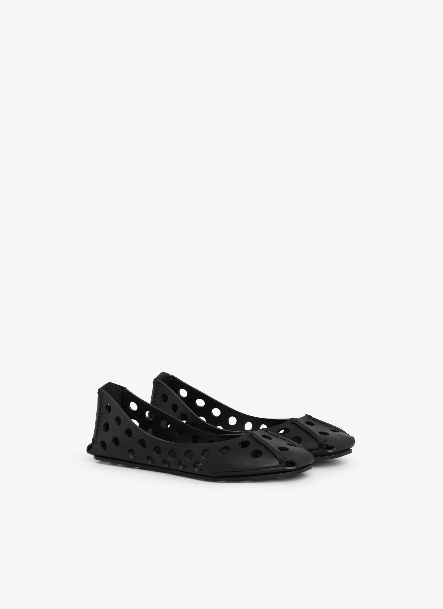 PERFO BALLET FLATS IN CALFSKIN
