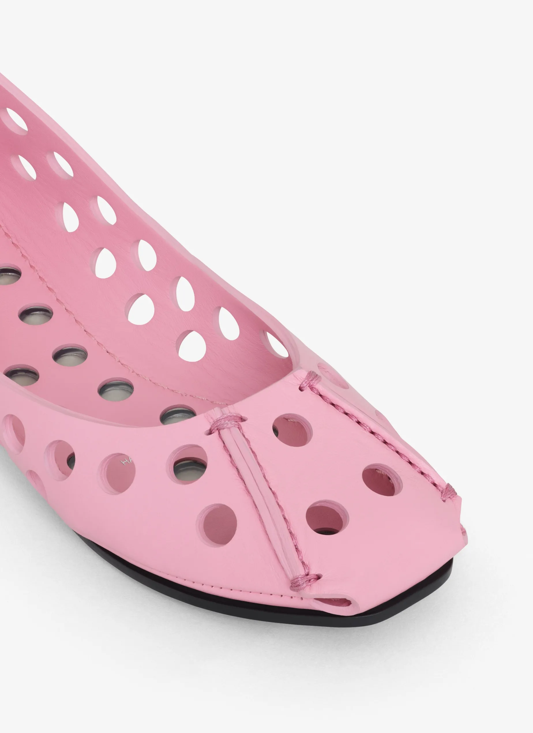 PERFO BALLET FLATS IN CALFSKIN