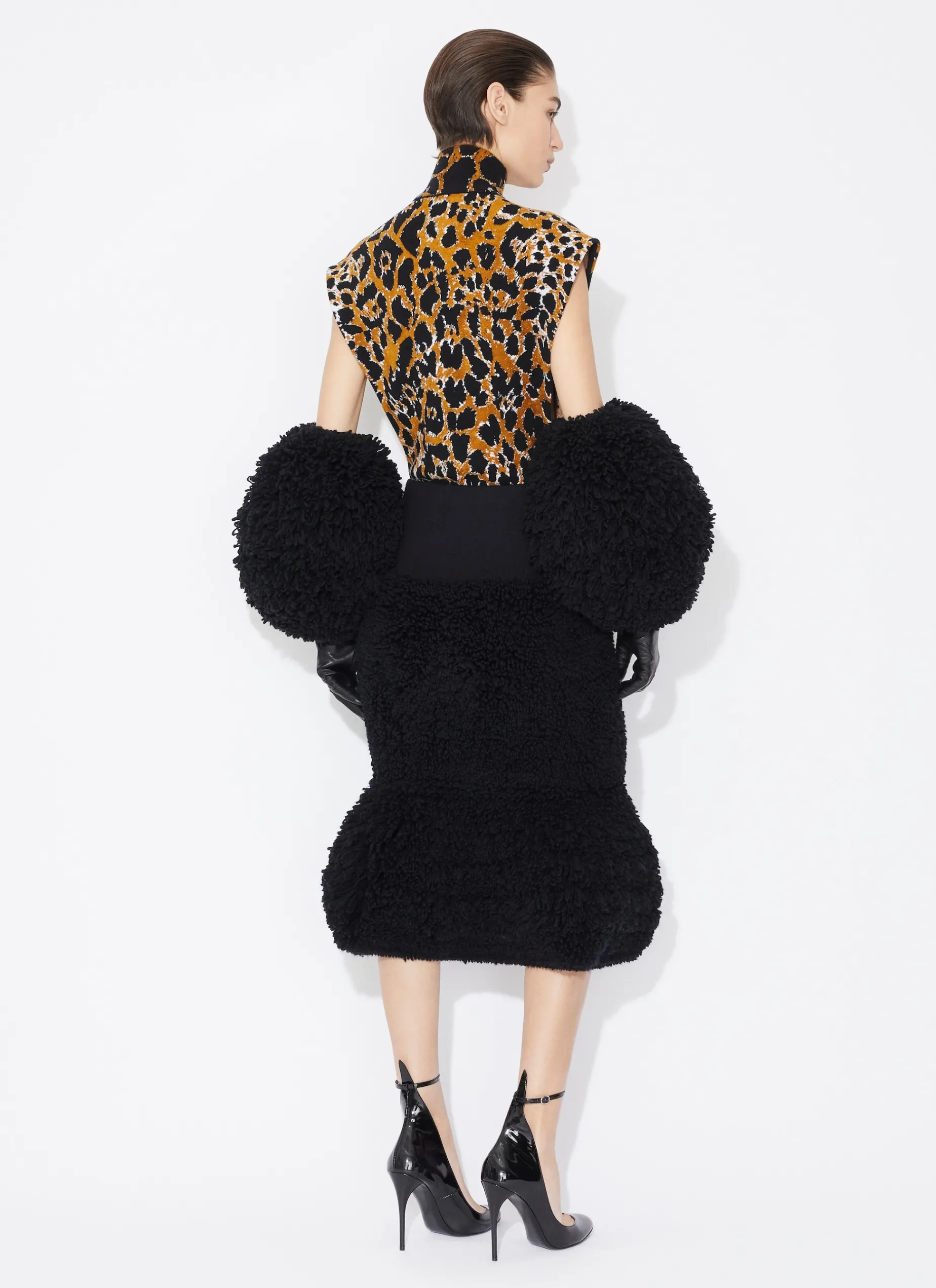 SLIT SKIRT IN KNITTED FUR